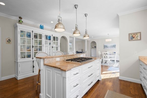 Dining room, Interior, Kitchen, Pendant Lights, Recessed Lighting, Wood Texture Flooring