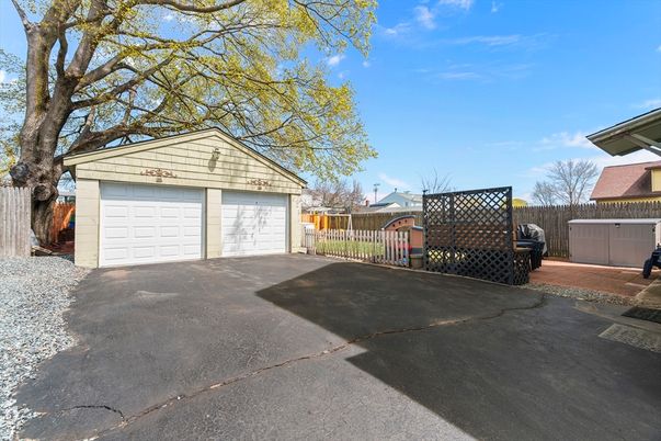 Detached Garage, Exterior