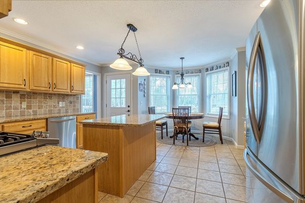 Dining room, Interior, Kitchen, Pendant Lights, Recessed Lighting, Stainless Steel Appliances