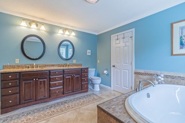 Bathroom, Dual Sink Vanities, Interior