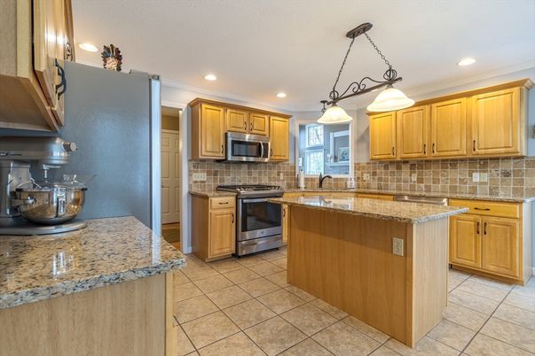 Interior, Kitchen, Pendant Lights, Recessed Lighting, Stainless Steel Appliances