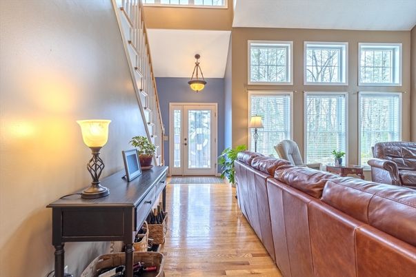 Interior, Living room, Pendant Lights, Wood Texture Flooring