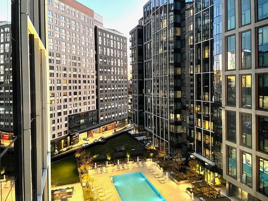 Exterior, Pool, Other, Skyline