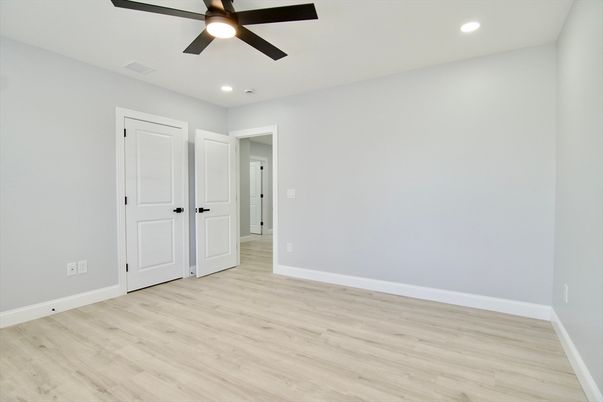 Empty room, Interior, Recessed Lighting, Wood Texture Flooring