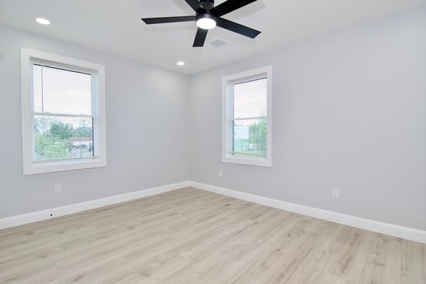 Empty room, Interior, Recessed Lighting, Wood Texture Flooring