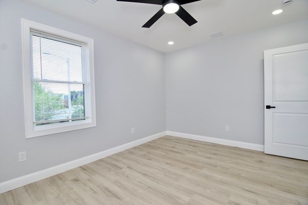 Empty room, Interior, Recessed Lighting, Wood Texture Flooring