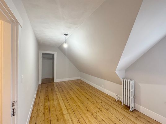 Empty room, Interior, Pendant Lights, Wood Texture Flooring