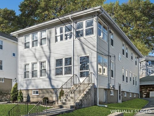 Exterior, Facade, Rowhouse