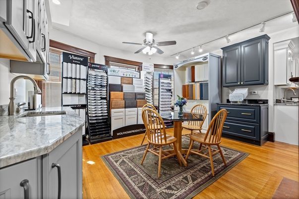 Dining room, Interior, Kitchen, Recessed Lighting, Wood Texture Flooring