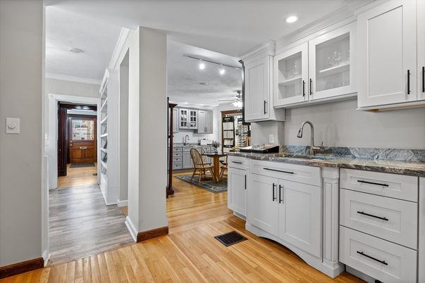 Dining room, Interior, Kitchen, Recessed Lighting, Wood Texture Flooring