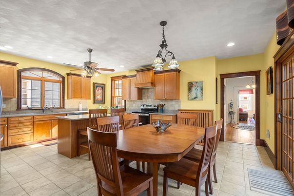 Dining room, Interior, Kitchen, Pendant Lights, Recessed Lighting, Stainless Steel Appliances