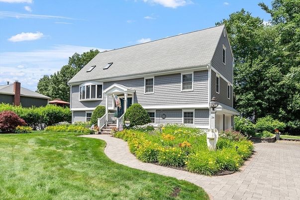 Backyard, Exterior, Facade, Cape Cod