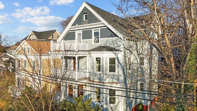 Exterior, Facade, Queen Anne Victorian