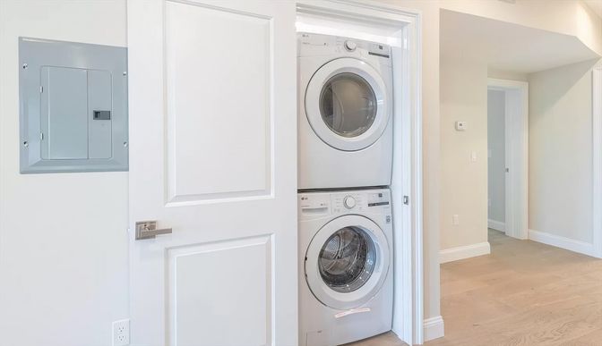 Interior, Utility Closets, Washer, Wood Texture Flooring