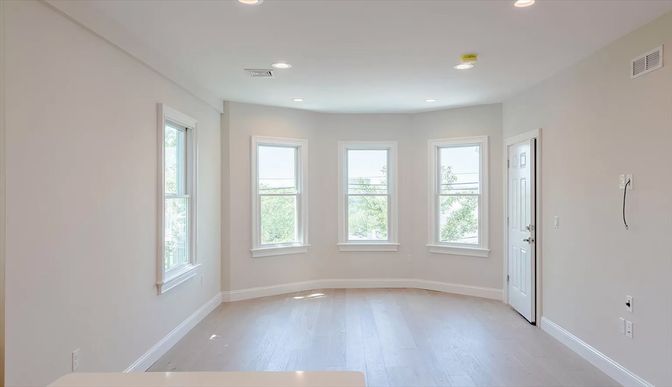 Empty room, Interior, Recessed Lighting, Wood Texture Flooring