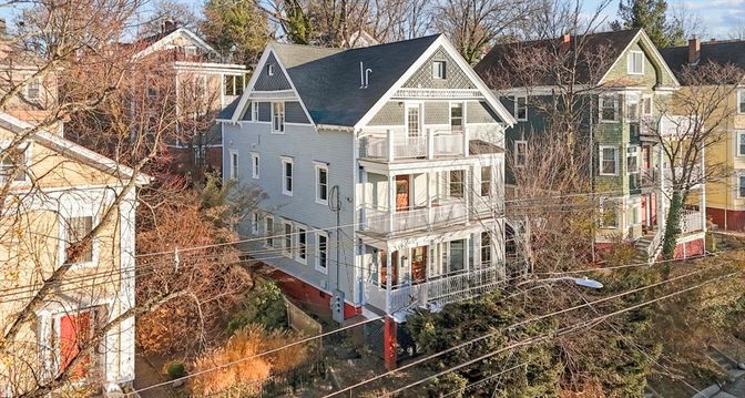 Exterior, Facade, Queen Anne Victorian