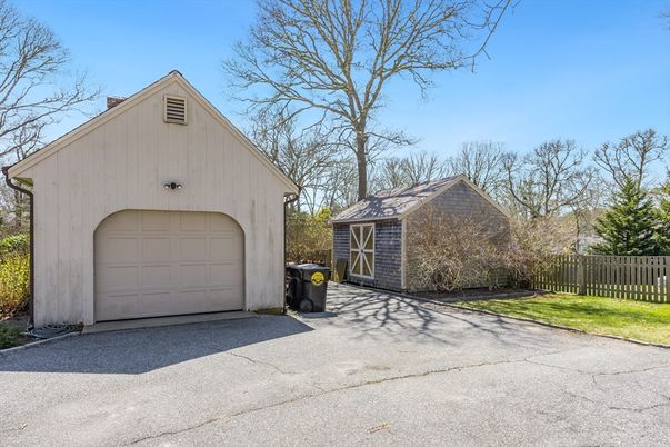 Detached Garage, Exterior