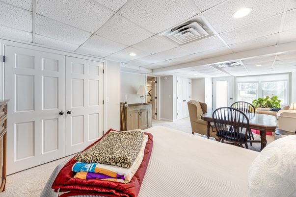 Bedroom, Dining room, Interior, Recessed Lighting