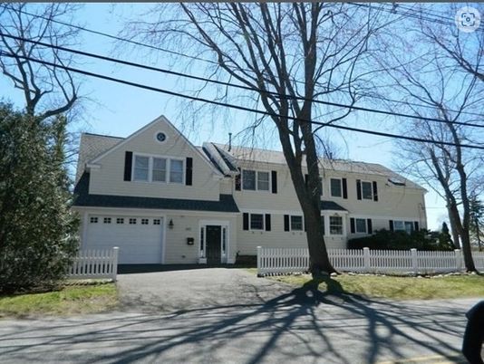 Attached, Exterior, Facade, Farmhouse