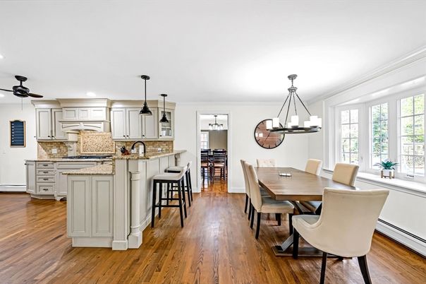 Chandelier, Dining room, Interior, Kitchen, Pendant Lights, Recessed Lighting, Wood Texture Flooring