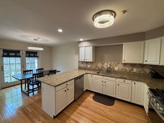 Chandelier, Dining room, Interior, Kitchen, Recessed Lighting, Wood Texture Flooring