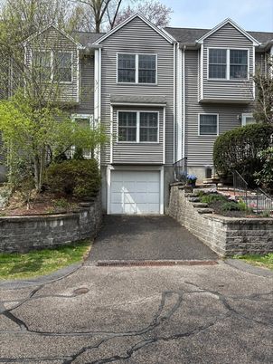 Attached, Exterior, Facade, Rowhouse