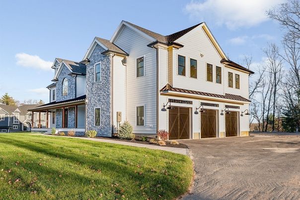 Attached, Exterior, Facade, Farmhouse
