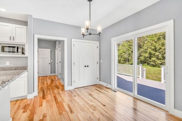 Interior, Pendant Lights, Recessed Lighting, Wood Texture Flooring