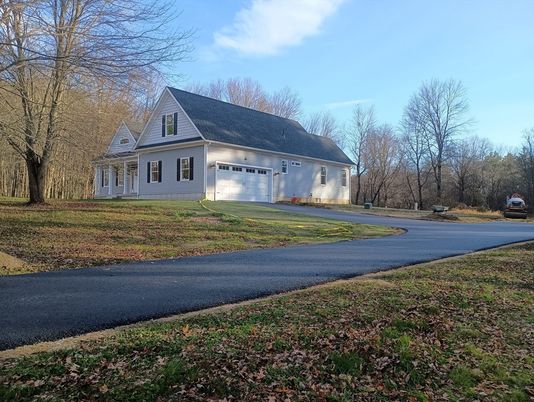 Attached, Exterior, Facade, Cape Cod