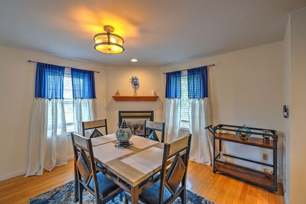 Dining room, Fireplace, Interior, Recessed Lighting, Wood Texture Flooring