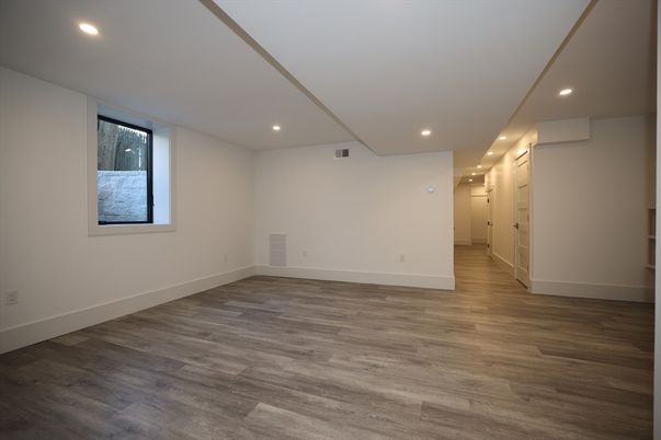 Empty room, Interior, Recessed Lighting, Wood Texture Flooring