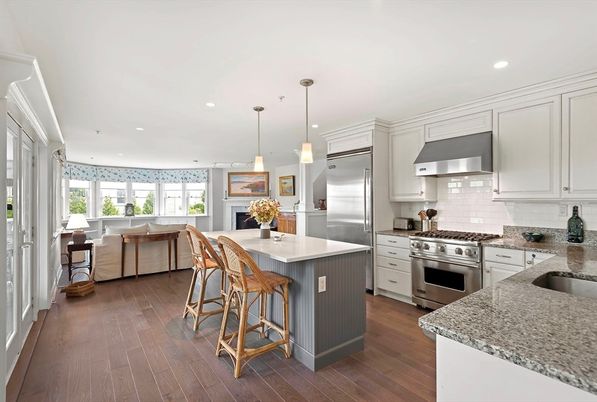 Interior, Kitchen, Living room, Pendant Lights, Recessed Lighting, Stainless Steel Appliances, Wood Texture Flooring