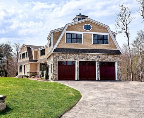 Attached, Exterior, Facade, Brick Traditional