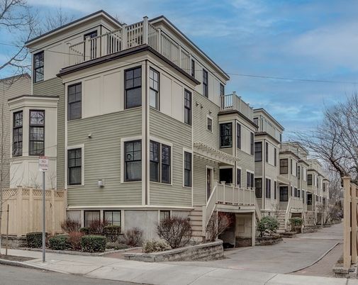 Exterior, Facade, Rowhouse