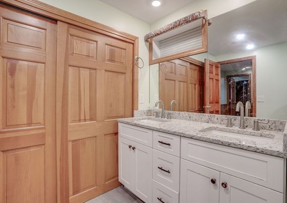 Bathroom, Dual Sink Vanities, Interior, Recessed Lighting