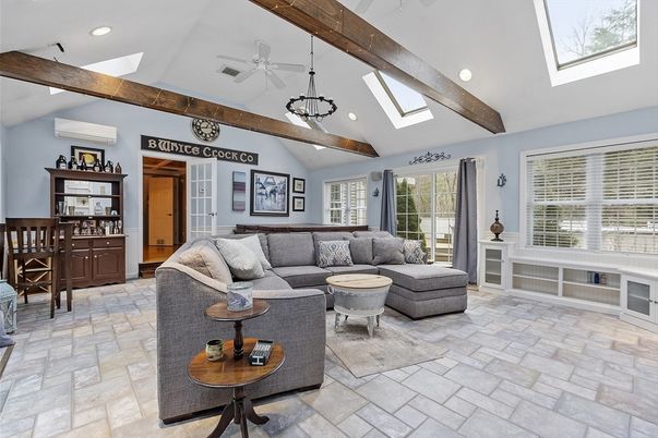 Interior, Living room, Pendant Lights, Recessed Lighting, Wooden Beams