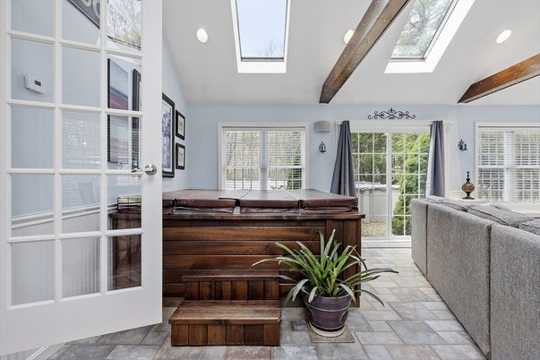 Hot Tub, Interior, Piano, Recessed Lighting, Wooden Beams