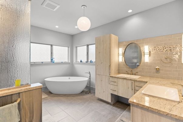 Bathroom, Dual Sink Vanities, Free Standing Baths, Interior, Pendant Lights, Recessed Lighting
