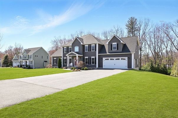 Attached, Exterior, Facade, Farmhouse