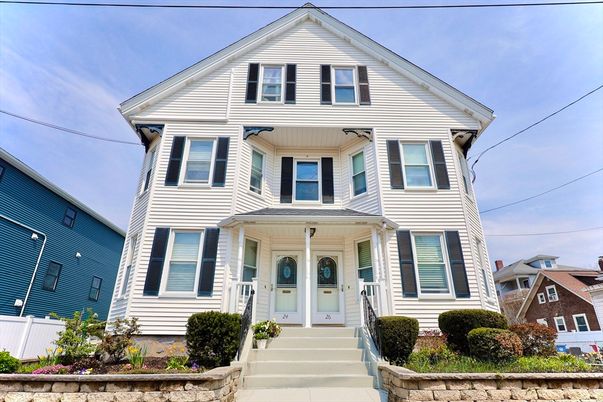 Exterior, Facade, Queen Anne Victorian