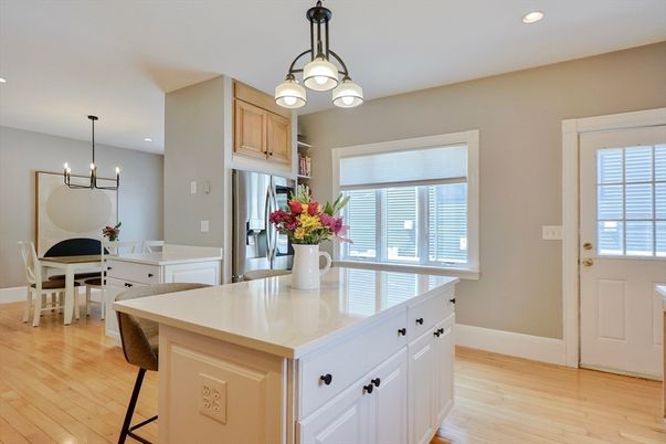 Dining room, Interior, Kitchen, Pendant Lights, Recessed Lighting, Wood Texture Flooring