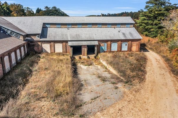 Exterior, Facade, Brick Facade, Cape Cod