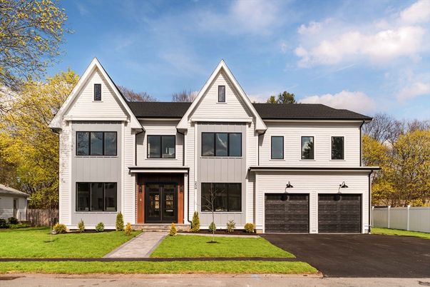 Attached, Exterior, Facade, Farmhouse