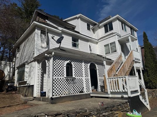 Exterior, Facade, Queen Anne Victorian