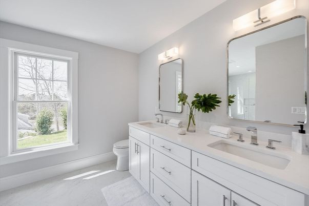 Bathroom, Dual Sink Vanities, Interior