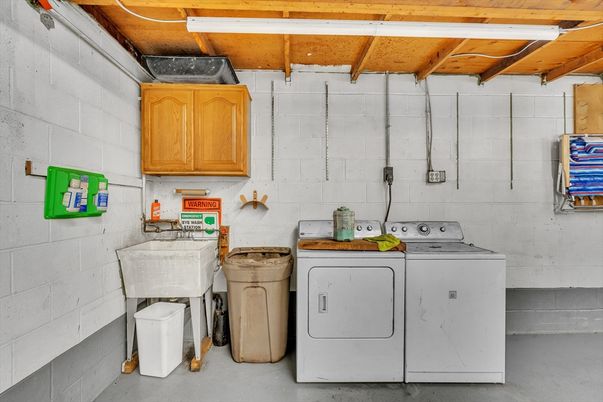 Interior, Utility Closets, Washer, Wooden Beams