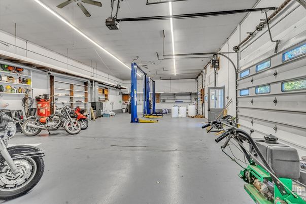 Garage, Interior