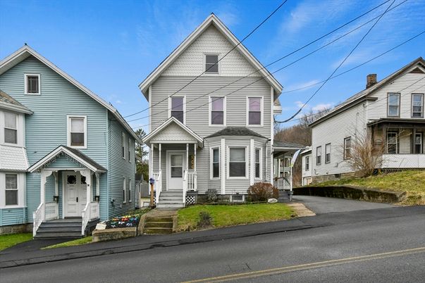 Exterior, Facade, Queen Anne Victorian