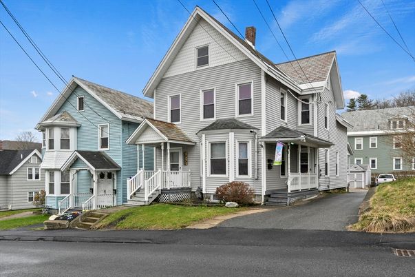 Exterior, Facade, Queen Anne Victorian