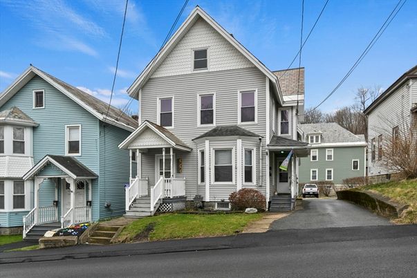 Exterior, Facade, Queen Anne Victorian